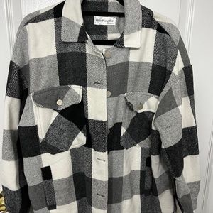 Black and White plaid flannel shirt/jacket